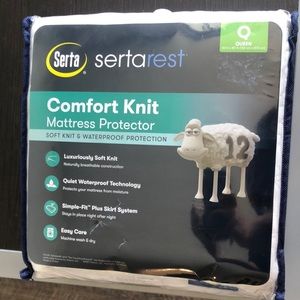 QUEEN mattress protector